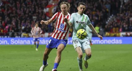 Le llueven elogios a Álvaro Fidalgo al debutar en LaLiga y ser la figura del Betis en el triunfo ante el Atlético de Madrid: “¡Vaya pedazo de futbolista!”