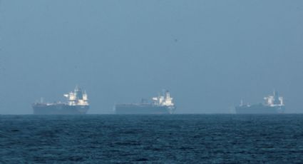 Precio del petróleo lleva tres sesiones consecutivas al alza; se dispara 6% a su nivel más alto desde 2024
