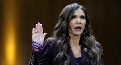 Demócratas buscan investigar a Kristi Noem por presunto perjurio tras su destitución