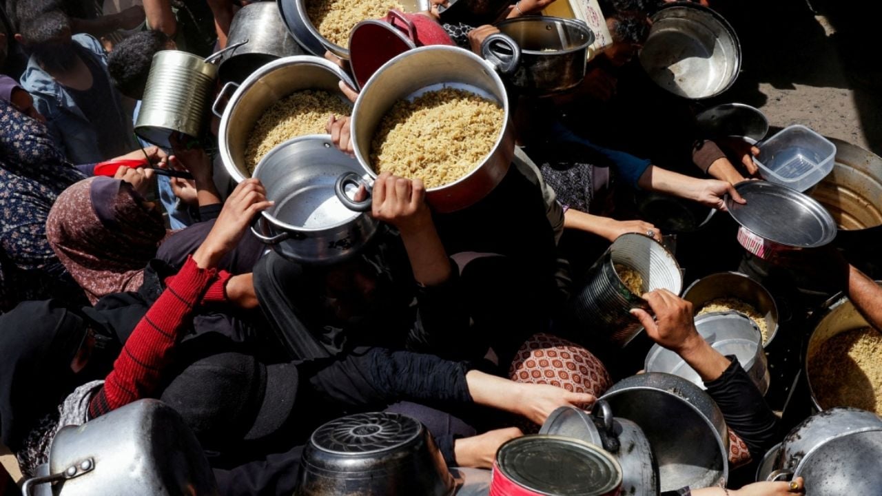 Alimentos contaminados causan más de 1.5 millones de muertes al año en el mundo, advierte la OMS