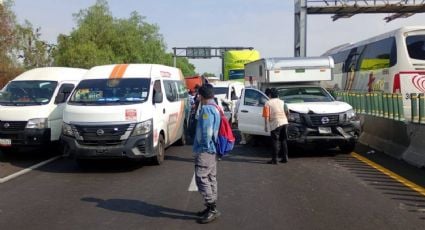 Choque múltiple en Circuito Exterior mexiquense deja varios lesionados; reportan una persona muerta