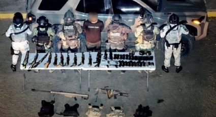 Aseguran 17 armas y cinco vehículos a un sujeto en Sinaloa durante recorridos terrestres