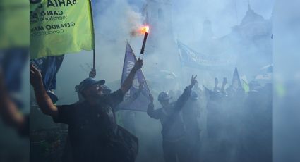 Trabajadores argentinos protestan en Buenos Aires contra la reforma laboral de Javier Milei