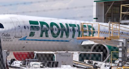 Abren investigación por la evacuación de un avión que golpeó y mató a una persona en el aeropuerto de Denver