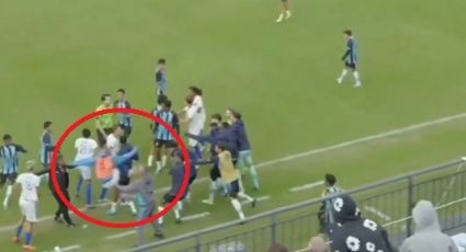 ¡A lo 'Cobra Kai'! Un jugador receta una patada voladora a la cara de un rival y lo 'sienta' en una batalla campal Sub-17 en Brasil