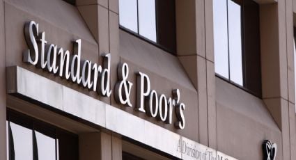 Calificadora S&P cambia la perspectiva de México a negativa al advertir un débil crecimiento económico