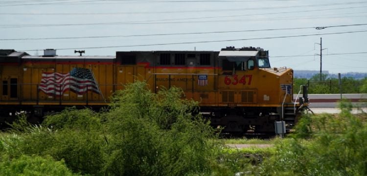 Tren con 900 personas a bordo descarrila al este de Cuba; no se reportan heridos