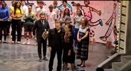 U2 sorprende al aparecer junto a Sheinbaum en evento de la Copa Mundial de Futbol de Niños de la Calle en la CDMX