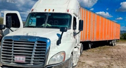 Condenan a casi 13 años de prisión a hombre por transportar a 98 migrantes en una caja de camión