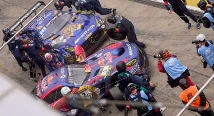 Falla mecánica impide la victoria de Max Verstappen en las 24 horas de Nürburgring