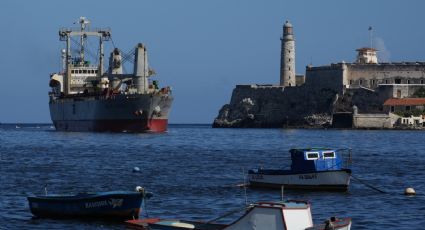 Llega a Cuba un buque comercial con ayuda humanitaria de México y Uruguay