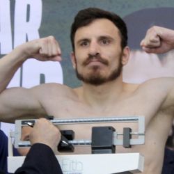 El boxeador Omar Chávez, hijo de Julio César, sale de la cárcel tras arresto por violencia familiar