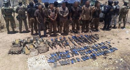 Caen en Sinaloa 13 sujetos presuntamente ligados a Los Chapitos; decomisan armas y equipo táctico