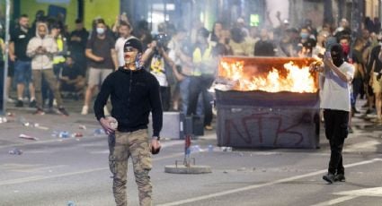 Suman 47 detenidos y decenas de heridos tras una protesta contra el gobierno en la capital de Serbia