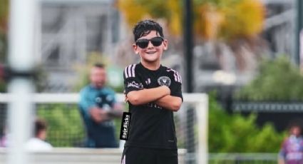 ¡Carismático! Ciro, hijo de Messi, anota un golazo de tiro libre y lo festeja con una pose de crack y lentes oscuros