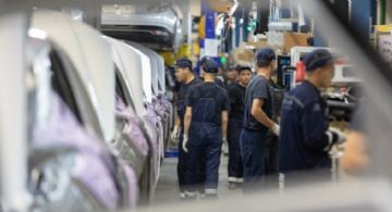 EU busca en revisión del T-MEC que el 82% de los vehículos fabricados en Norteamérica sea regional