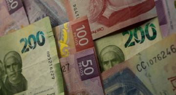 Peso mexicano y bolsa cierran a la baja ante tensiones en Medio Oriente