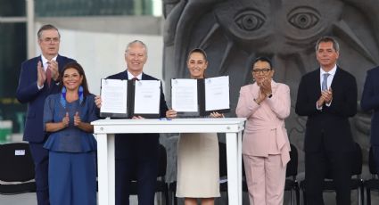Gobierno firma decreto para incentivar la inversión y crear una ventanilla única de trámites de comercio exterior
