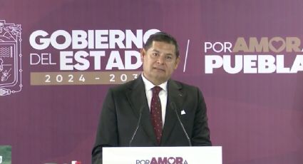 “Cuando tengo que viajar de un lugar a otro y no me da tiempo, uso el helicóptero”, admite Armenta