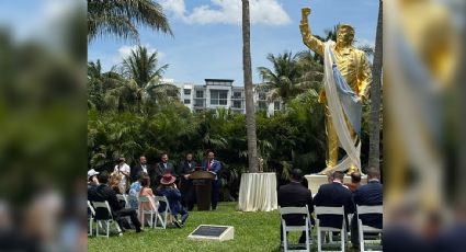Inauguran estatua dorada de Donald Trump de casi cinco metros de altura en su club de golf de Florida