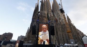 "Es un llamado a cooperar en el proyecto de Dios", el papa León XIV bendice la Sagrada Familia