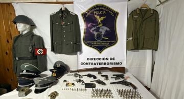 Incautan arsenal y memorabilia nazi en una casa en Argentina; detienen al hombre que las vendía