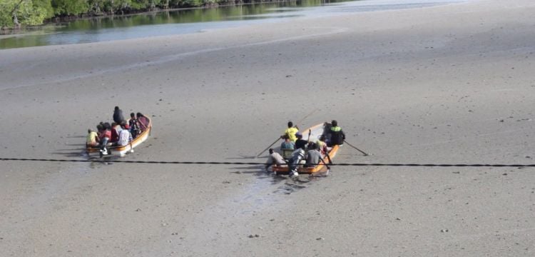 Erupción submarina genera piedra pómez que bloquea parte de una isla en Papúa Nueva Guinea