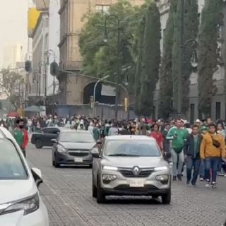 Largas filas para ingreso al Fan Fest del Zócalo pese a que Sheinbaum puso en duda que estaría listo