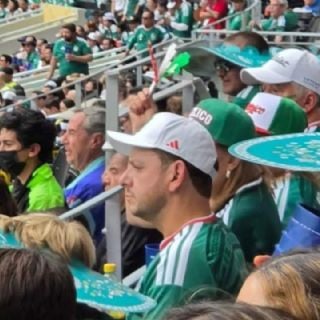 Captan a exesposo de Marina del Pilar en el partido inaugural del Mundial en el Estadio Azteca