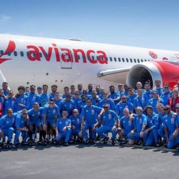 Selección de Colombia llega a Guadalajara en medio de un ambiente festivo entre 'paisas' y mexicanos