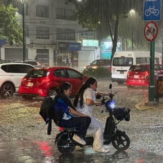 Activan alerta roja por lluvias torrenciales en Tlalpan y Coyoacán; se reportan inundaciones