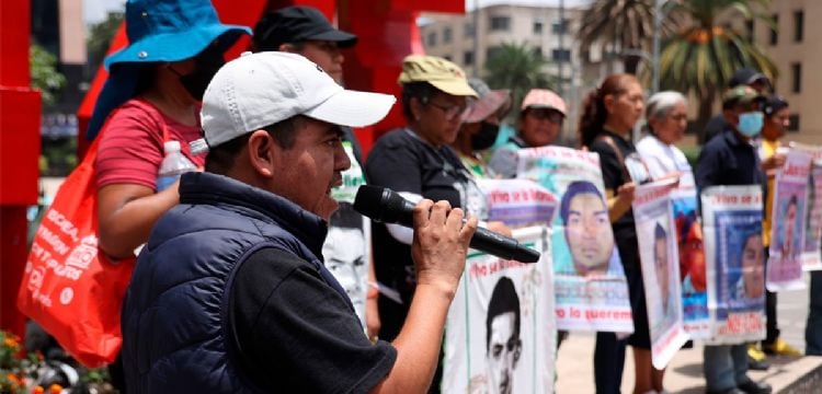 Familiares de los 43 desaparecidos de Ayotzinapa cancelan reunión con Segob