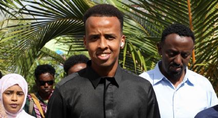 Academia de futbol para niños africanos en Seattle devuelve boletos del Mundial en apoyo al árbitro de Somalia que fue deportado de EU