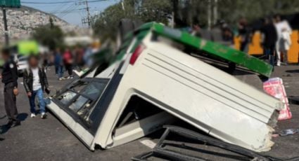 Volcadura de camión de transporte público deja 14 personas lesionadas en Tlalnepantla, Edomex