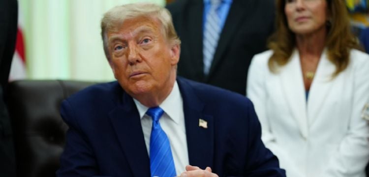 Trump afirma que se restablece el tránsito en el estrecho de Ormuz tras acuerdo con Irán