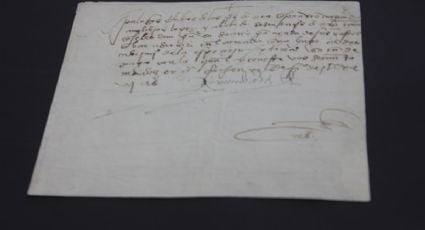 FBI entrega a México documento del siglo XVI firmado por Hernán Cortés; fue robado hace 30 años