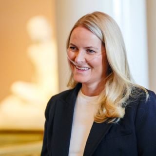 La princesa Mette-Marit es sometida a un trasplante de pulmón en medio de la condena a su hijo