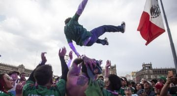 Gritos, lluvia y esperanza: así se vivió en el Fan Fest del Zócalo la victoria de México