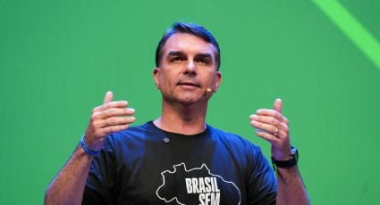 "Serán perseguidos con fuerza e inteligencia": hijo de Bolsonaro se promueve con política de "mano dura" contra el crimen