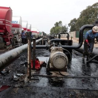 Precio del barril de petróleo Brent sube un 0.90% pese a tregua entre Israel y Hezbolá