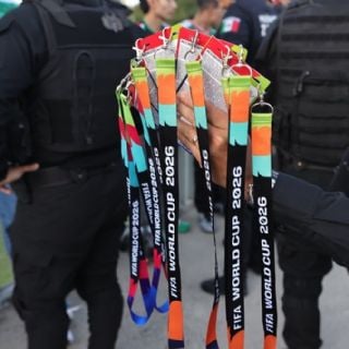Detienen a 10 personas con acreditaciones falsas que pretendían ingresar al México vs Corea