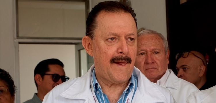 Atacan a puñaladas a director del un hospital en Veracruz; se encuentra grave