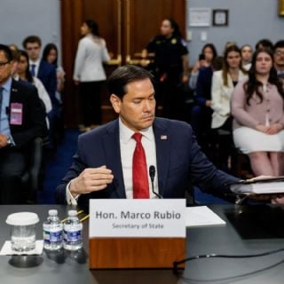 EU volverá a colaborar con la alianza vacunal GAVI, aunque no le guste a Kennedy Jr, advierte Rubio