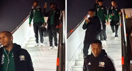 La selección de Sudáfrica aterriza en México y es recibida con mariachis al llegar a su hotel en Pachuca
