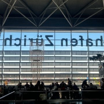 Cancelan 26 vuelos en Suiza por cierre del espacio aéreo debido a las negociaciones de paz