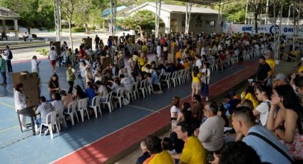 Abren las casillas en Colombia para la segunda vuelta presidencial entre Cepeda y De la Espriella