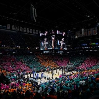 Spurs presentan con música burlona a los Knicks al abrir las Finales de la NBA