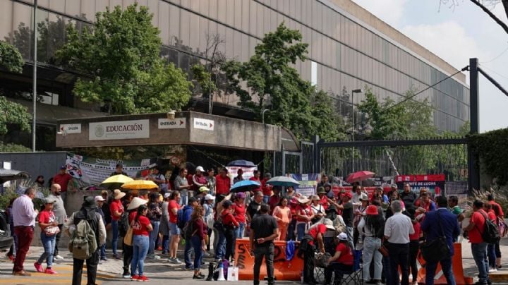 Inicia reunión entre CNTE, Segob, SEP e ISSSTE; maestros condicionan el diálogo