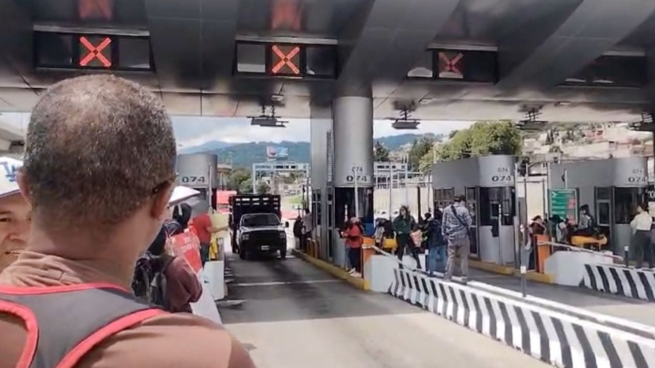 Paro nacional de la CNTE: maestros toman la caseta Tlalpan-Cuernavaca y permiten el paso libre