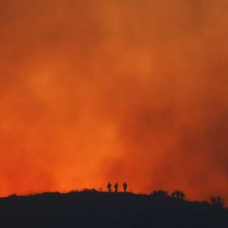 Los incendios forestales y cambios en la regulación aumentan niveles y amenaza del smog en EU